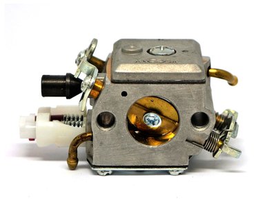 Karburátor Husqvarna 340 345 346 350 351 353 vývod pro pumpičku